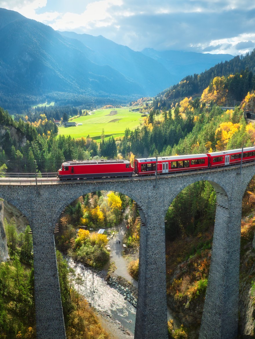 Rangierlokomotive im Industriegleisbereich
