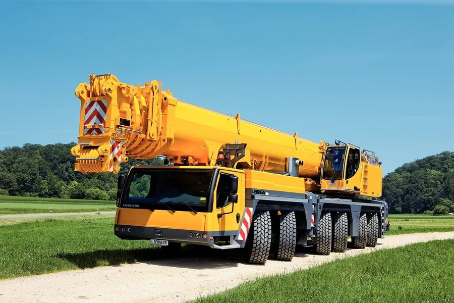 Baumaschine auf der Baustelle — Leasing für Bau, Tiefbau und Gerüstbau